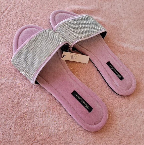 Victoria's Secret Bling Sandals - Picture 3 of 4